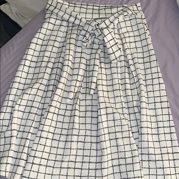 Pleaded midi skirt - Picture 3 of 3